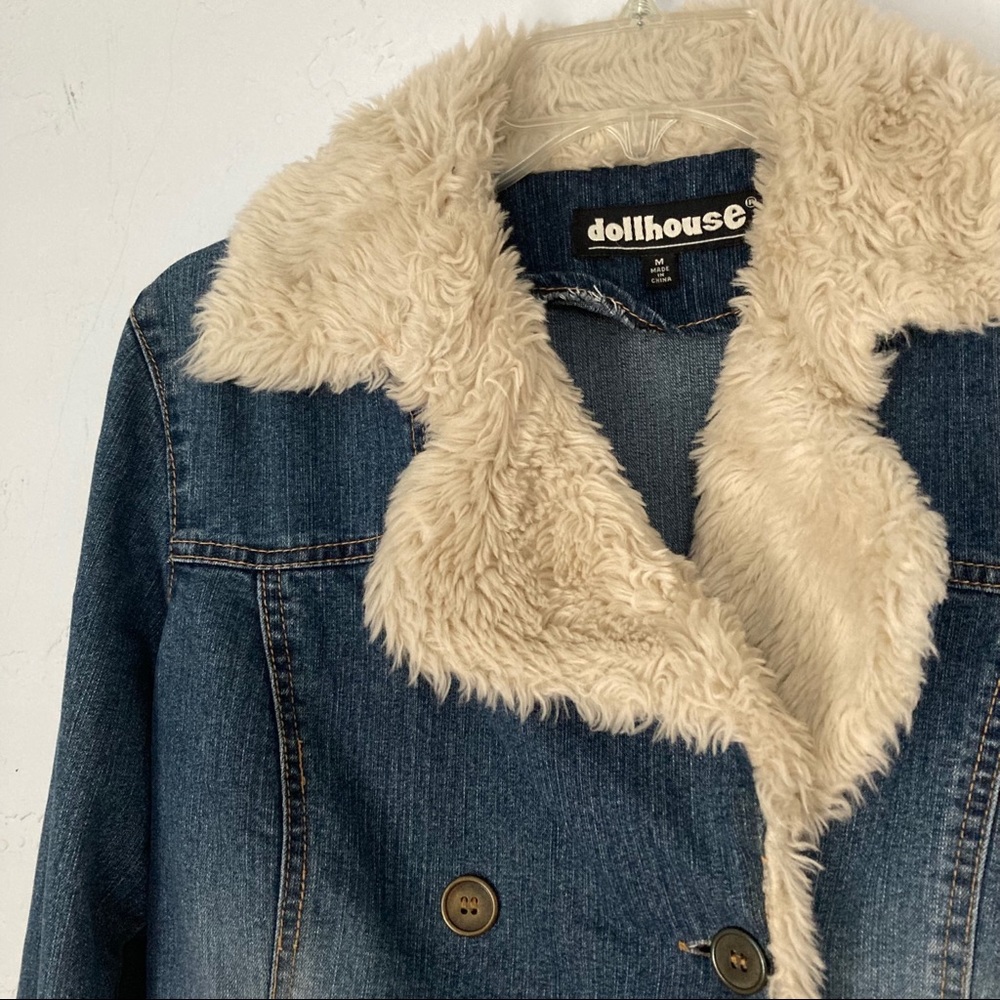 SOLD✨ 2xHP ✨ FINAL PRICE—Boutique fur detail jean jacket - Picture 3 of 7